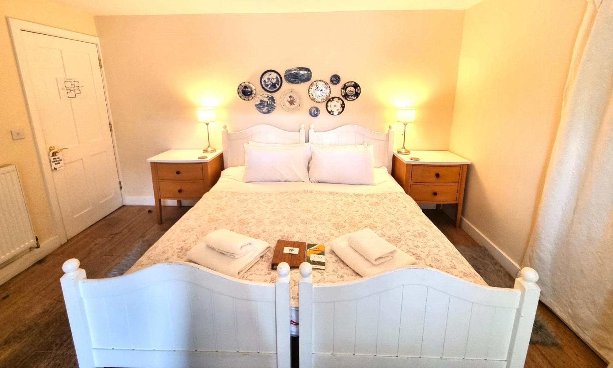 Oak Tree Rooms Ltd Brockenhurst Exterior photo