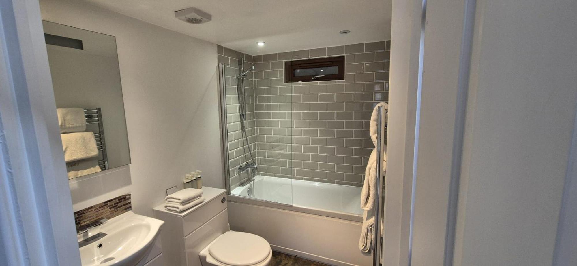 Oak Tree Rooms Ltd Brockenhurst Exterior photo